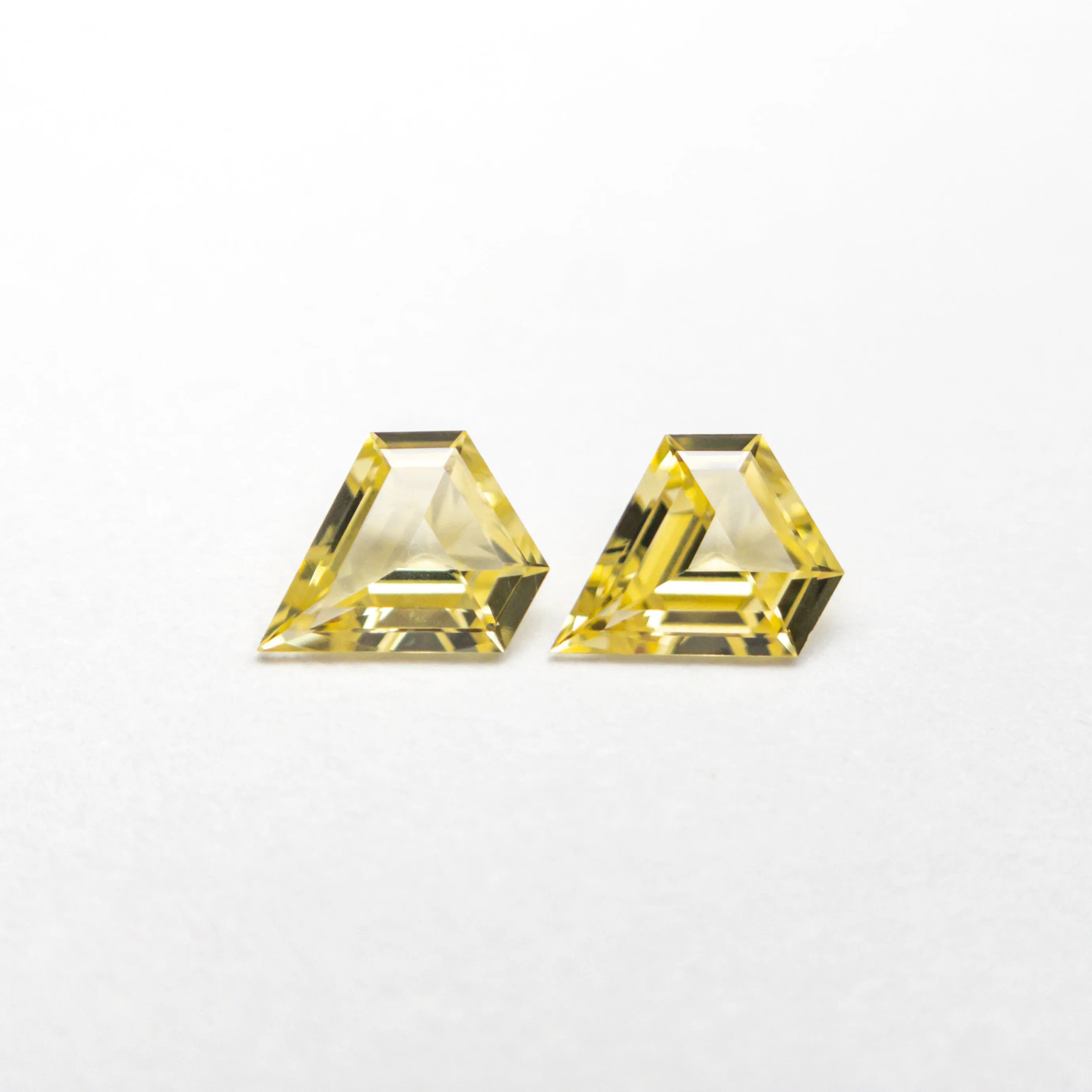 0.23cttw 2pc 3.98x3.48x1.41mm 4.00x3.48x1.40mm Shield Step Cut Sapphire Matching Pair 22773-01