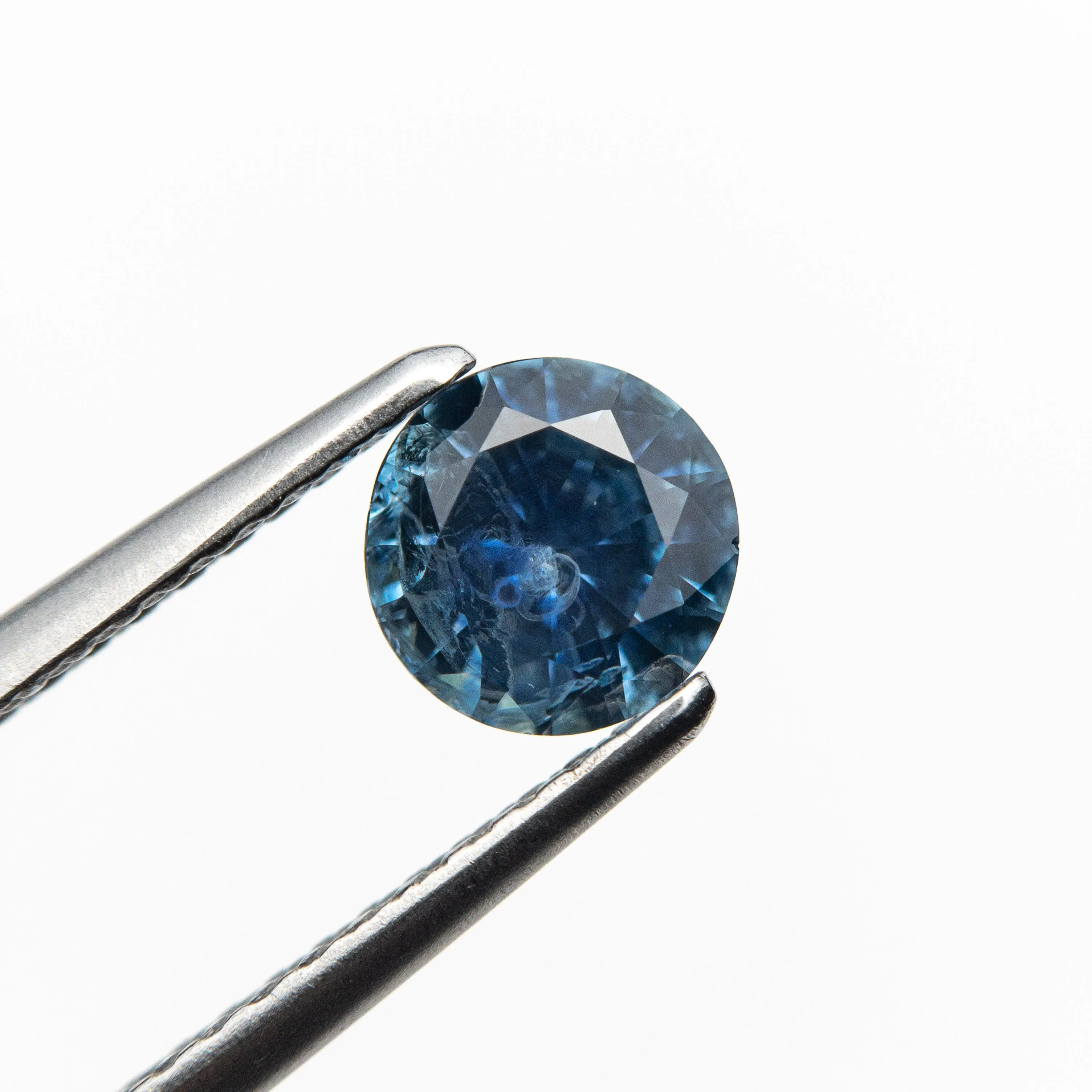 0.67ct 5.61x5.49x3.28mm Round Brilliant Sapphire 19942-02