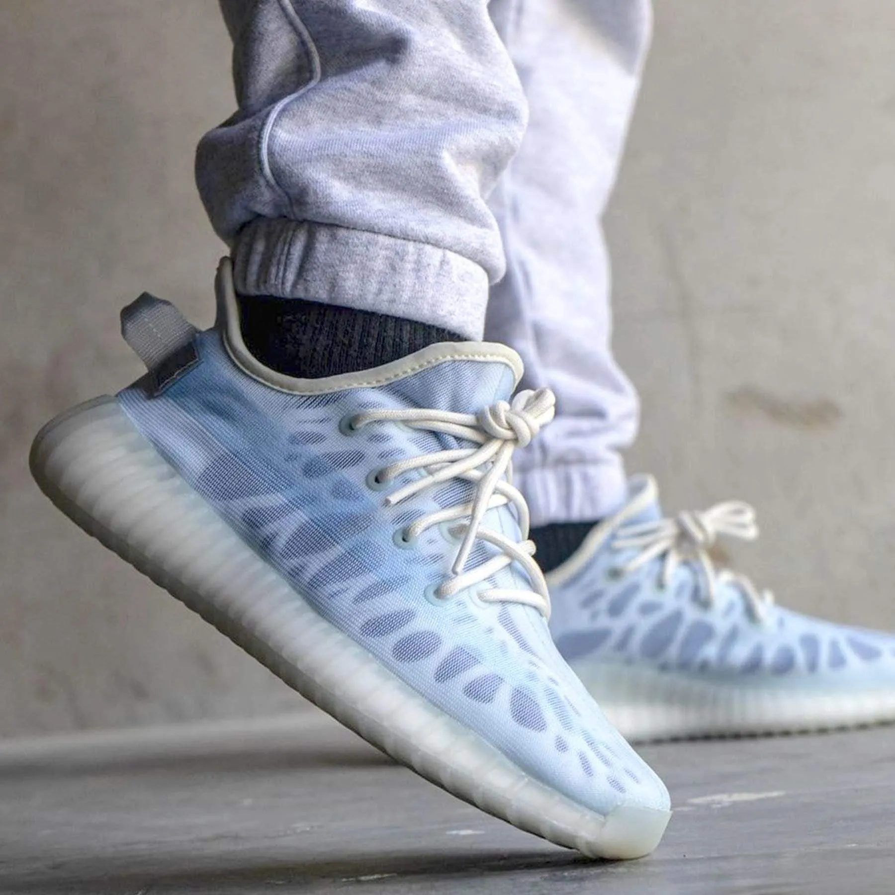 adidas Yeezy Boost 350 V2 'Mono Ice'