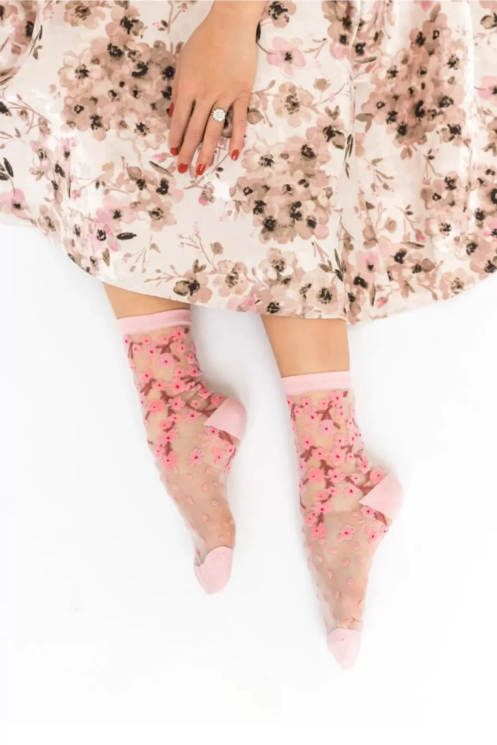 CHERRY BLOSSOM SHEER CREW SOCKS