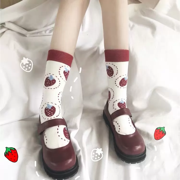 CUTE STRAWBERRY SOCKS BY64032