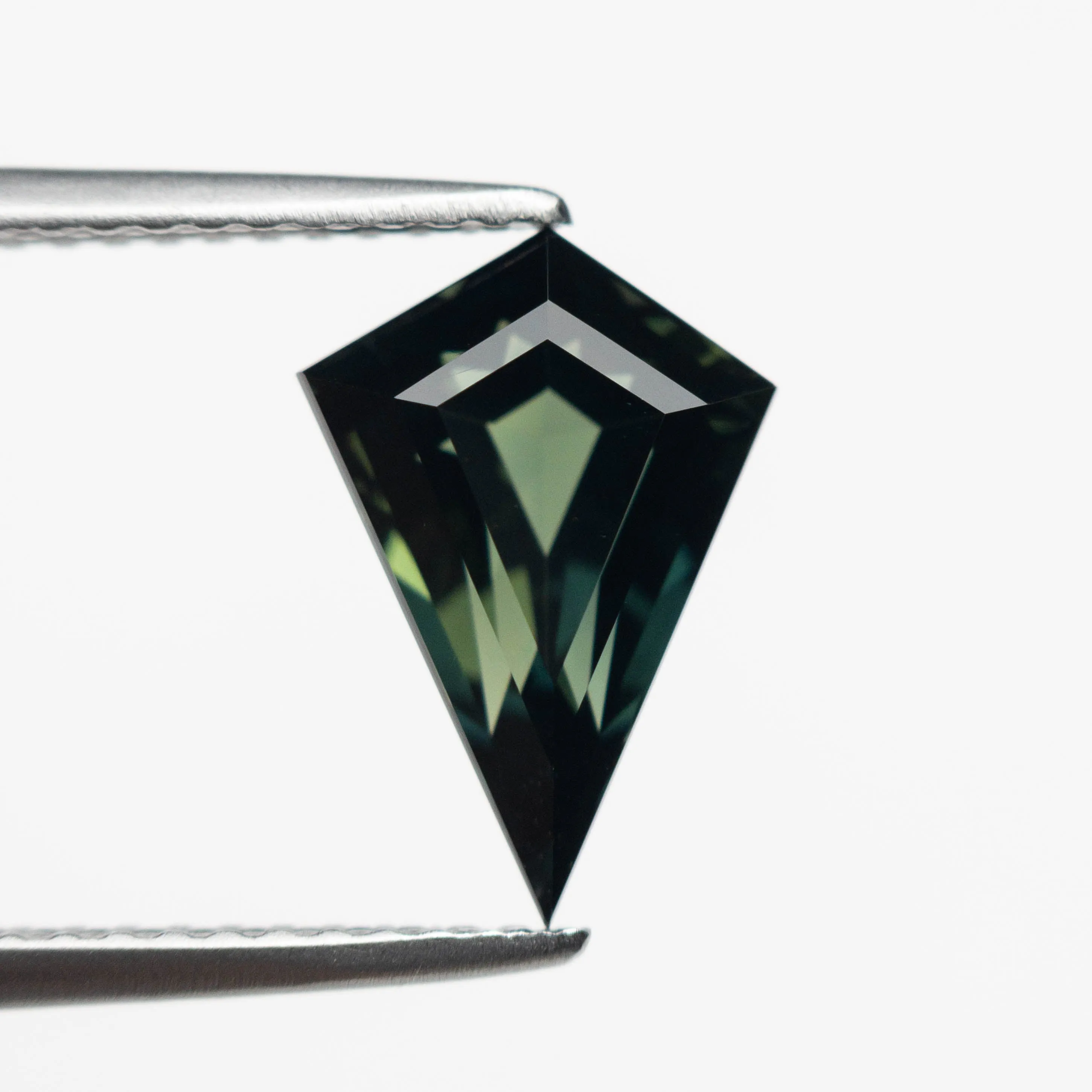 Green/Teal Step Cut Sapphire - 2.78ct Kite